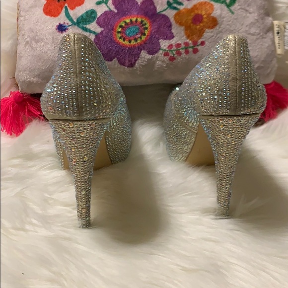 Steve Madden Deevaa Champagne Rhinestones Heels - Picture 8 of 13